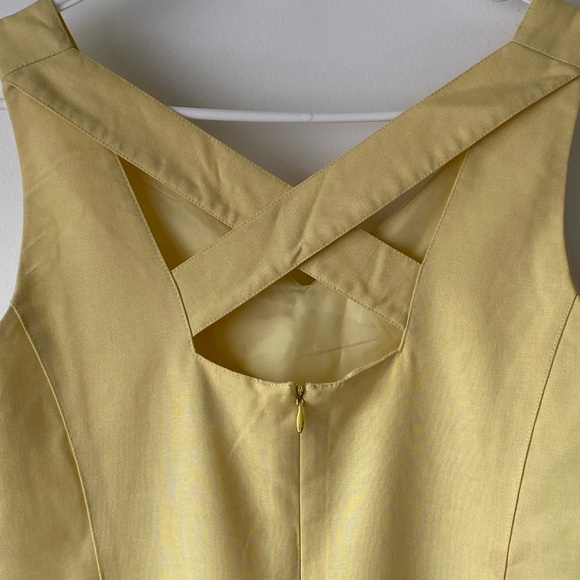 Yellow V-Neck Sheath Criss Cross Back Midi Dress for Cocktail Linen Blend - Picture 4 of 8